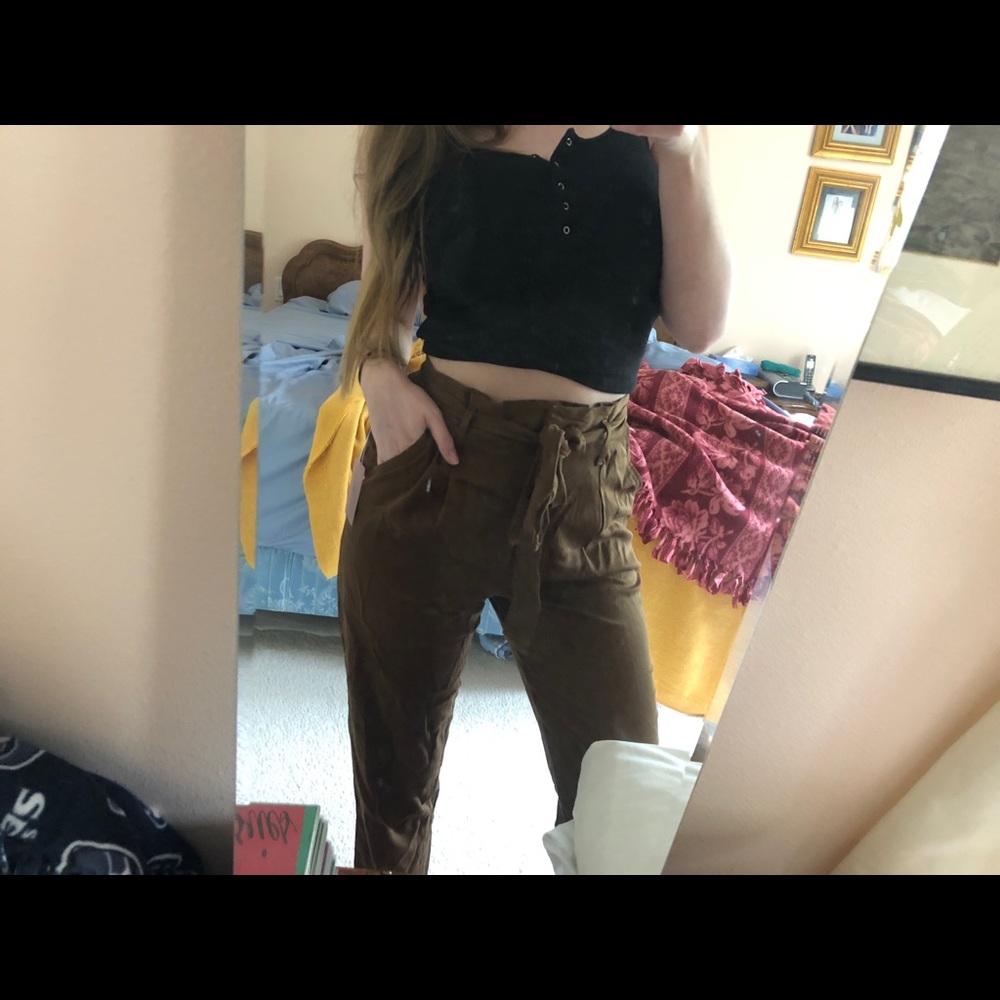 Green pants with tie - Picture 4 of 5
